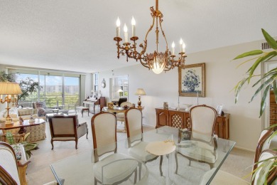 :Welcome home to Palm Aire. This 2 bedrooms, 2 bath unit, with a on Palm-Aire Country Club and Resort - The Oaks in Florida - for sale on GolfHomes.com, golf home, golf lot