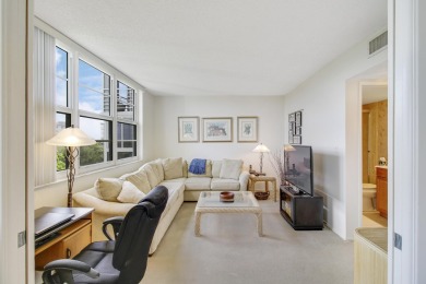 :Welcome home to Palm Aire. This 2 bedrooms, 2 bath unit, with a on Palm-Aire Country Club and Resort - The Oaks in Florida - for sale on GolfHomes.com, golf home, golf lot
