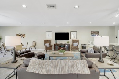 :Welcome home to Palm Aire. This 2 bedrooms, 2 bath unit, with a on Palm-Aire Country Club and Resort - The Oaks in Florida - for sale on GolfHomes.com, golf home, golf lot