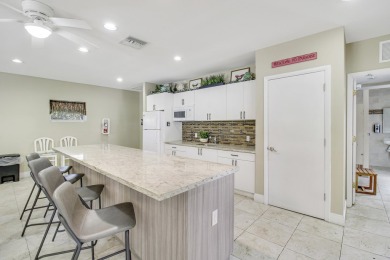 :Welcome home to Palm Aire. This 2 bedrooms, 2 bath unit, with a on Palm-Aire Country Club and Resort - The Oaks in Florida - for sale on GolfHomes.com, golf home, golf lot