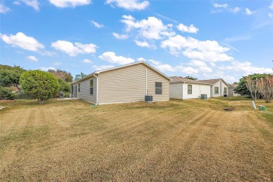 Discover this charming 2/2 Colony Patio Villa, located in the on The Links of Spruce Creek in Florida - for sale on GolfHomes.com, golf home, golf lot