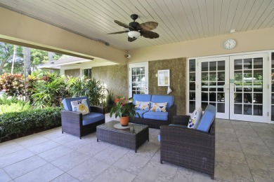 :Welcome home to Palm Aire. This 2 bedrooms, 2 bath unit, with a on Palm-Aire Country Club and Resort - The Oaks in Florida - for sale on GolfHomes.com, golf home, golf lot