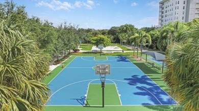:Welcome home to Palm Aire. This 2 bedrooms, 2 bath unit, with a on Palm-Aire Country Club and Resort - The Oaks in Florida - for sale on GolfHomes.com, golf home, golf lot