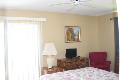 🏡 Kings Point Gem! Spacious 2nd-floor condo currently on Kings Point Golf -Flanders Way in Florida - for sale on GolfHomes.com, golf home, golf lot