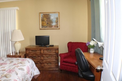 🏡 Kings Point Gem! Spacious 2nd-floor condo currently on Kings Point Golf -Flanders Way in Florida - for sale on GolfHomes.com, golf home, golf lot