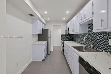 Beautiful spacious corner unit 2 Bed / 2 bath, 9th Floor, with on Inverrary Country Club in Florida - for sale on GolfHomes.com, golf home, golf lot