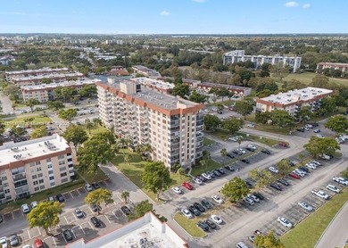 Beautiful spacious corner unit 2 Bed / 2 bath, 9th Floor, with on Inverrary Country Club in Florida - for sale on GolfHomes.com, golf home, golf lot