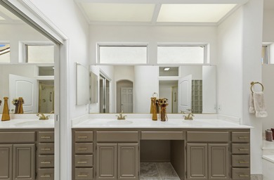 Bright, modern and impeccably maintained-THIS ONE WON'T LAST! on Mountain Vista Golf Course At Sun City Palm Desert in California - for sale on GolfHomes.com, golf home, golf lot