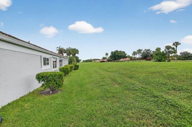 Come take a look at this great all age villa located in on  in Florida - for sale on GolfHomes.com, golf home, golf lot