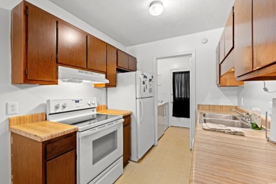 Don't miss this great opportunity to own a cozy 1-bedroom on Arrowhead Country Club in South Carolina - for sale on GolfHomes.com, golf home, golf lot