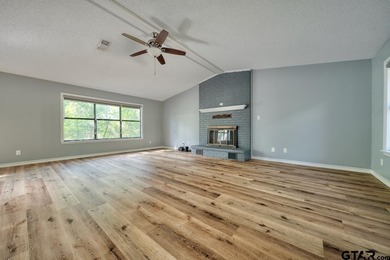 Welcome home to this beautifully maintained 2-bedroom on Hide-A-Way Lake Golf Course in Texas - for sale on GolfHomes.com, golf home, golf lot