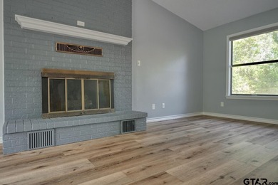 Welcome home to this beautifully maintained 2-bedroom on Hide-A-Way Lake Golf Course in Texas - for sale on GolfHomes.com, golf home, golf lot