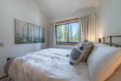 Charming 3-Bedroom Townhome with Loft in Prime Tahoe Donner on Tahoe Donner Golf Course in California - for sale on GolfHomes.com, golf home, golf lot