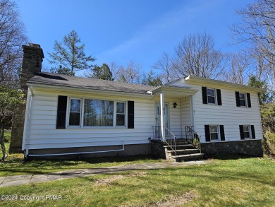 3-4 Bedroom Traditional SPLIT-LEVEL Home  W/1.5 Baths and Garage on Buck Hill Golf Club  in Pennsylvania - for sale on GolfHomes.com, golf home, golf lot