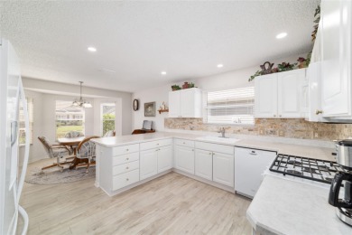 This well-maintained 3 bedroom, 2 bath, CYPRESS model in the on The Links of Spruce Creek in Florida - for sale on GolfHomes.com, golf home, golf lot