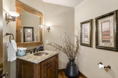 Welcome to effortless luxury and timeless design in this on Sunriver Caldera Springs Golf Course in Oregon - for sale on GolfHomes.com, golf home, golf lot