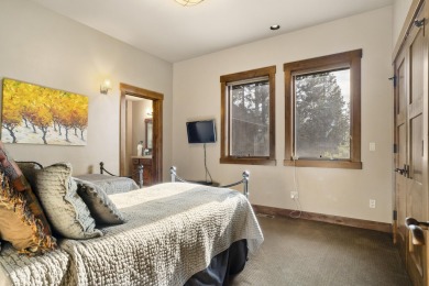 Welcome to effortless luxury and timeless design in this on Sunriver Caldera Springs Golf Course in Oregon - for sale on GolfHomes.com, golf home, golf lot