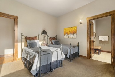 Welcome to effortless luxury and timeless design in this on Sunriver Caldera Springs Golf Course in Oregon - for sale on GolfHomes.com, golf home, golf lot