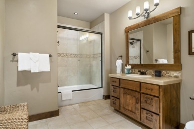 Welcome to effortless luxury and timeless design in this on Sunriver Caldera Springs Golf Course in Oregon - for sale on GolfHomes.com, golf home, golf lot