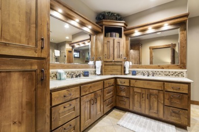 Welcome to effortless luxury and timeless design in this on Sunriver Caldera Springs Golf Course in Oregon - for sale on GolfHomes.com, golf home, golf lot