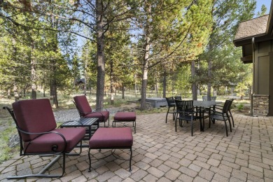 Welcome to effortless luxury and timeless design in this on Sunriver Caldera Springs Golf Course in Oregon - for sale on GolfHomes.com, golf home, golf lot