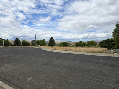 One of the last building lots available on the street in this on Lewiston Golf and Country Club in Idaho - for sale on GolfHomes.com, golf home, golf lot