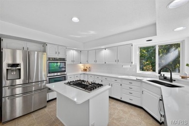 Beautiful ranch with split floor plan on nearly 1/2 an acre in a on Lake Saint Louis Par 3 in Missouri - for sale on GolfHomes.com, golf home, golf lot
