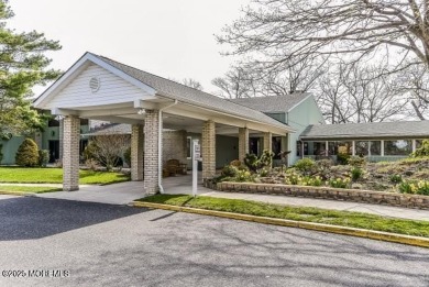 Welcome to the highly desirable gated 55+ Community at Shadow on Shadow Lake Village in New Jersey - for sale on GolfHomes.com, golf home, golf lot