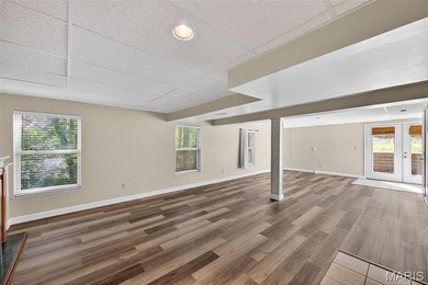 Beautiful ranch with split floor plan on nearly 1/2 an acre in a on Lake Saint Louis Par 3 in Missouri - for sale on GolfHomes.com, golf home, golf lot