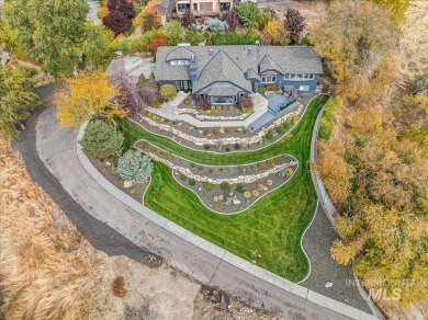 VIEWS GALORE! Nestled at the end of a secluded road, this large on Quail Hollow Golf Club in Idaho - for sale on GolfHomes.com, golf home, golf lot