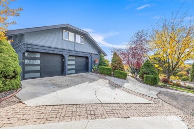 VIEWS GALORE! Nestled at the end of a secluded road, this large on Quail Hollow Golf Club in Idaho - for sale on GolfHomes.com, golf home, golf lot