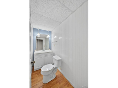 Beautiful ranch with split floor plan on nearly 1/2 an acre in a on Lake Saint Louis Par 3 in Missouri - for sale on GolfHomes.com, golf home, golf lot