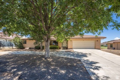 This home is move in ready with BRAND NEW carpet, paint on Bloomington Country Club in Utah - for sale on GolfHomes.com, golf home, golf lot