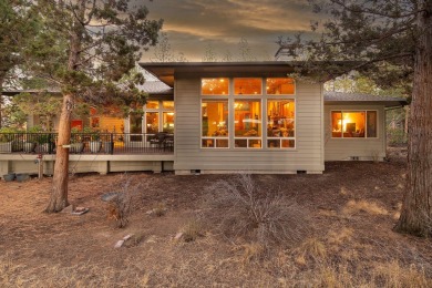 Stunning Norman-built home located in the prestigious gated on Awbrey Glen Golf Club in Oregon - for sale on GolfHomes.com, golf home, golf lot