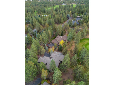 Stunning Norman-built home located in the prestigious gated on Awbrey Glen Golf Club in Oregon - for sale on GolfHomes.com, golf home, golf lot