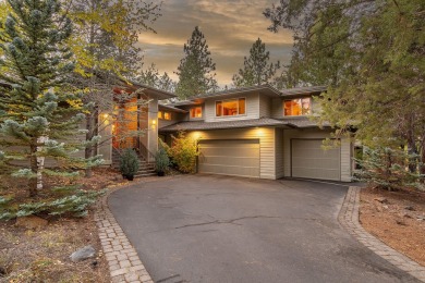 Stunning Norman-built home located in the prestigious gated on Awbrey Glen Golf Club in Oregon - for sale on GolfHomes.com, golf home, golf lot