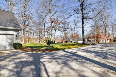 FAIRFIELD GLADE RESORT LUXURY GOLF COURSE LIVING ON THE BRAE! on Heatherhurst Golf Course in Tennessee - for sale on GolfHomes.com, golf home, golf lot