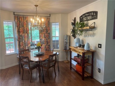 This beautifully updated and maintained 3-bedroom, 2  1/2  -bath on Holiday Island Executive Golf Course in Arkansas - for sale on GolfHomes.com, golf home, golf lot