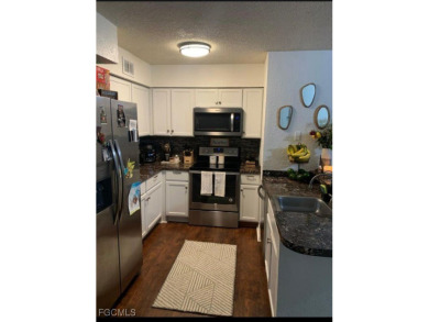 Beautiful and well-maintained 1 bedroom, 1 bathroom condo on Eagle Ridge Golf and Tennis Club in Florida - for sale on GolfHomes.com, golf home, golf lot