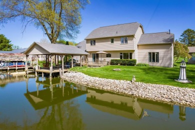Fabulous Lakefront Home w/ Easy Access To I-70. Enjoy The Lake on Harbor Hills Country Club in Ohio - for sale on GolfHomes.com, golf home, golf lot