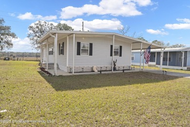 **MOVE-IN READY** REMODELED 3/2 HOME in Brookridge. Must see on Brookridge Country Club in Florida - for sale on GolfHomes.com, golf home, golf lot