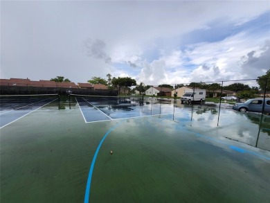*THE ESCAPE* AT ARROWHEAD--2 BEDROOMS--LOFT STYLE---MASTER on Davie Golf Club in Florida - for sale on GolfHomes.com, golf home, golf lot