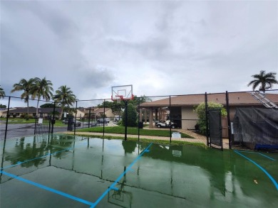 *THE ESCAPE* AT ARROWHEAD--2 BEDROOMS--LOFT STYLE---MASTER on Davie Golf Club in Florida - for sale on GolfHomes.com, golf home, golf lot