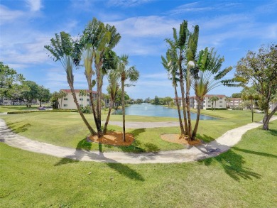THIS 2 BEDROOM/2 BATHROOM CONDO IS ABSOLUTELY STUNNING on Hollybrook Golf and Tennis Club  in Florida - for sale on GolfHomes.com, golf home, golf lot