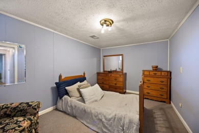 Charming 3BR, 2BA home on an oversized lot with extended private on Somerset Country Club in Kentucky - for sale on GolfHomes.com, golf home, golf lot