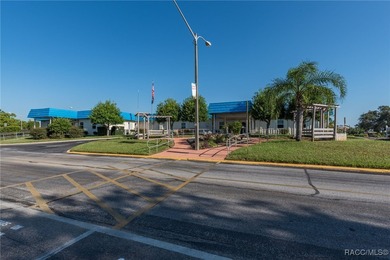 Spacious and well-maintained 2-bedroom, 2-bath home located in a on High Point Golf Club, Inc. in Florida - for sale on GolfHomes.com, golf home, golf lot
