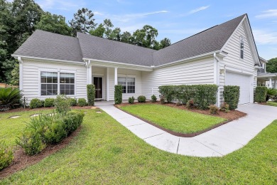 Welcome to this charming and well-maintained 3-bedroom on Shadowmoss Plantation Golf Club in South Carolina - for sale on GolfHomes.com, golf home, golf lot