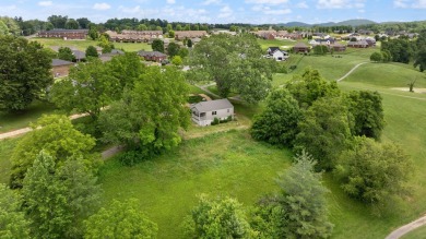 Charming 3BR, 2BA home on an oversized lot with extended private on Somerset Country Club in Kentucky - for sale on GolfHomes.com, golf home, golf lot