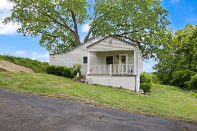 Charming 3BR, 2BA home on an oversized lot with extended private on Somerset Country Club in Kentucky - for sale on GolfHomes.com, golf home, golf lot