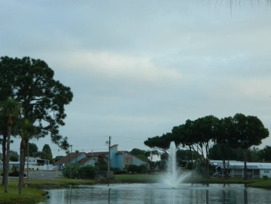 1985 Ventura 26x48 has been updated with double pane windows on Grasslands Golf and Country Club in Florida - for sale on GolfHomes.com, golf home, golf lot